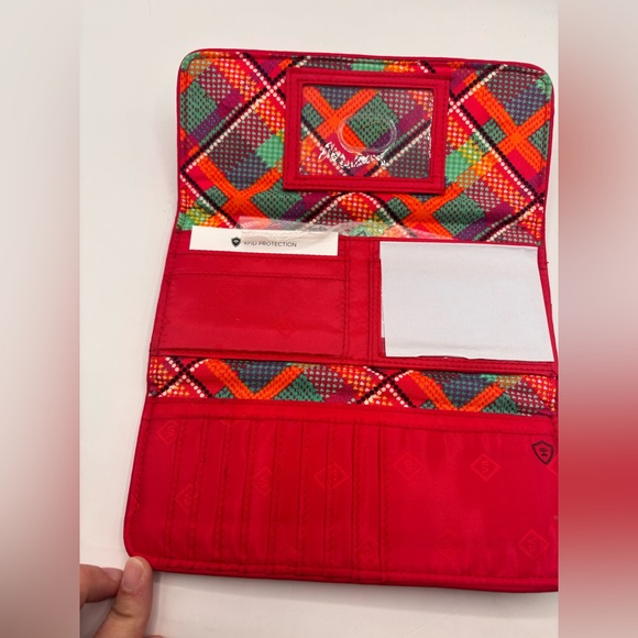 VERA BRADLEY Trifold Wallet - Rumba Red / Orange - Tropical - Exact One - NWT - Picture 3 of 3